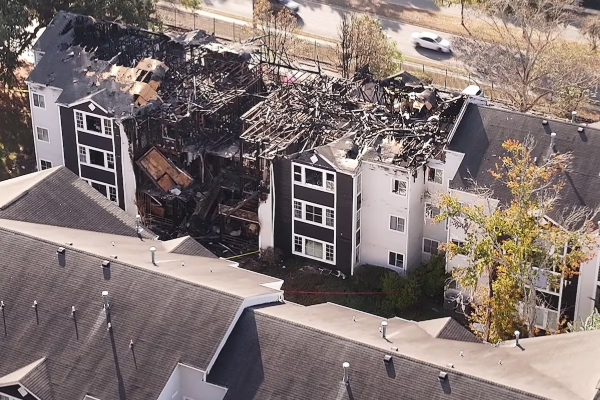 அமெரிக்க அடுக்குமாடிக் குடியிருப்பில் தீ: 30 இந்திய மாணவர்களுக்கு பாதிப்பு | 30 Indian Students Devastated In Florida Fire