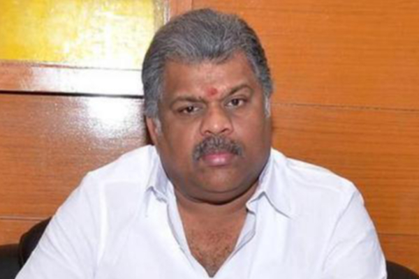 ஈரோடு கிழக்கு தொகுதியில் தமாகா போட்டியா? - ஜி.கே.வாசனுடன் அதிமுக மூத்த நிர்வாகிகள் சந்திப்பு | Erode East Constituency By Election Aiadmk Meet ஈரோடு கிழக்கு தொகுதியில் தமாகா போட்டியா? - ஜி.கே.வாசனுடன் அதிமுக மூத்த நிர்வாகிகள் சந்திப்பு | Erode East Constituency By Election Aiadmk Meet