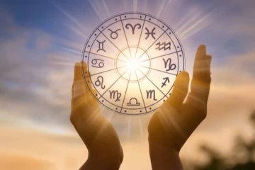 இன்றைய ராசிபலன்! 12 ராசிகளில் அதிர்ஷ்டம் கிட்டவுள்ள அந்தவொரு ராசிக்காரர்? அதிலும் கடக ராசிக்காரர்களுக்கு!