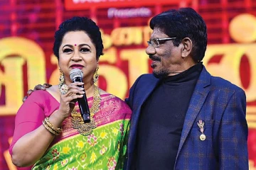 என்னுடைய இயக்குநரை பார்த்ததில் மகிழ்ச்சி...பாரதிராஜாவை சந்தித்த பின் நடிகை ராதிகா நெகிழ்ச்சி!