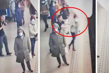 ரெயிலுக்காகக் காத்திருந்தபோது  தீடீரென தள்ளிவிடப்பட்ட பெண்; வெளியான பகீர் காணொளி