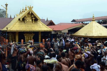 ஐயப்ப சுவாமி  பக்தர்கள் மூவருக்கு ஆலயம் செல்கையில்  நேர்ந்த பெரும் துயரம்