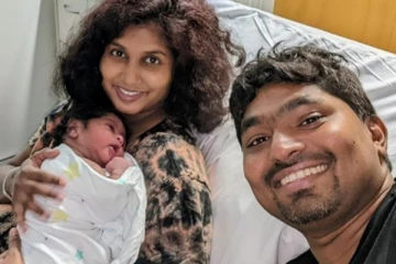තම බිරිඳ ගේ දරු ප්රසූතිය සිදු කළ ශ්රී ලාංකික පියෙක් ඔස්ට්රේලියාවේ ආදරය දිනයි. (VIDEO)