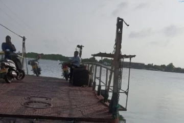 யாழ்.மக்களின் ஆபத்தான பயணம்!