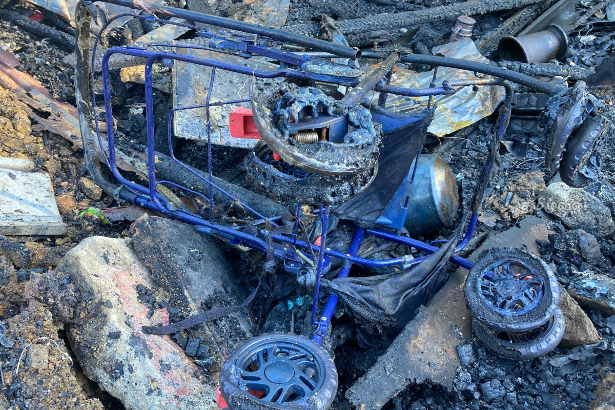 நுவரெலியா நெடுங்குடியிருப்பில் தீப்பரவல் - மூன்று வீடுகள் முற்றாக சேதம் | Fire Breaks Out In Nuwara Eliya Slum