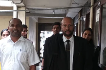 விடுதலைப் புலிகளின் தலைவரது புகைப்பட விவகாரம்: நீதிமன்றத்தில் கடுமையான வாதம்