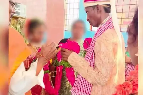 8 ஆம் வகுப்பு மாணவிக்கு 40 வயது நபருடன் திருமணம்; பாடசாலையில் கதறி அழுத மாணவி | 8Th Grade Student Marries 40 Year Old Man