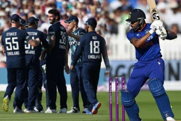 100 ஓட்டங்கள் வித்தியாசத்தில்...இந்திய அணியை கலங்கடித்து இங்கிலாந்து அணி அபார வெற்றி!