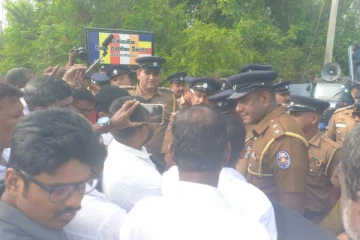 யாழில் சற்றுமுன் வெடித்த கலவரம் ; எம்.பிக்கு நேர்ந்த கதி