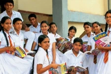 நாடு பூராகவும் நாளையதினம் மீண்டும் திறக்கப்படும் பாடசாலைகள்