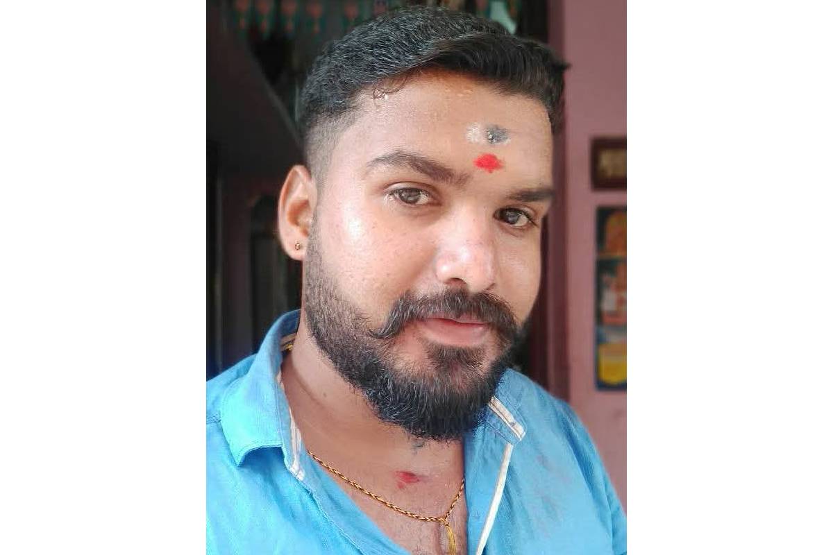 சபரி வர்மன் மரணம்.., நிவாரண உதவிகளை ஏற்க மறுத்த குடும்பத்தினர் | Sabari Varman Family Denied The Helps சபரி வர்மன் மரணம்.., நிவாரண உதவிகளை ஏற்க மறுத்த குடும்பத்தினர் | Sabari Varman Family Denied The Helps