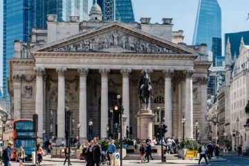 இங்கிலாந்து வங்கி வட்டி விகிதங்கள் 4.5% ஆக குறைப்பு