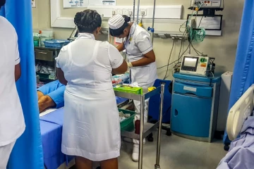 கொழும்பு பாடசாலை ஒன்றின் சுவர் இடிந்து மாணவர்கள் மூவர் காயம்