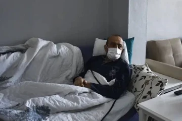 14 மாதங்கள் தனிமை: 78 முறை பரிசோதனை: கொரோனாவுடன் வாழும் அதிசய மனிதர்