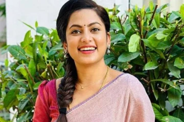 சன் டிவியின் எதிர்நீச்சல் சீரியலில் நடிக்க வந்த இலங்கை பிரபலம்- யார் பாருங்க, ஆரம்பமே அதிரடி