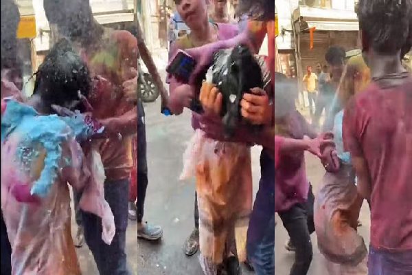japanese-woman-harassed-on-holi-in-delhi japanese-woman-harassed-on-holi-in-delhi