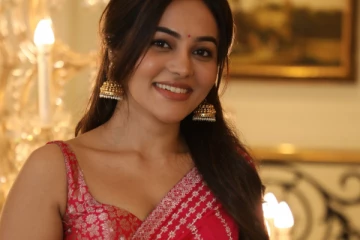 ஜீ.வி.பிரகாஷின் தங்கை நடிகை பவானி ஸ்ரீ அழகிய போட்டோஷூட்