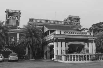 14 ஏக்கரில் அரண்மனை; வாழும் மன்னர் குடும்பம் - அதுவும் சென்னையில்..!