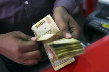 இலங்கையில் 260 தொடக்கம் 290 ரூபா வரை விற்பனை செய்யப்படும் ஒரு டொலர் (Video)