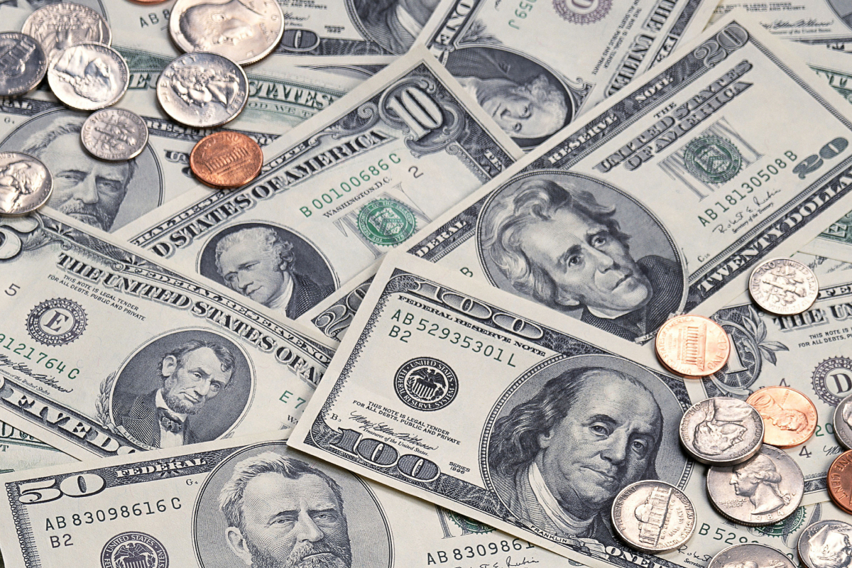 ஈரான் - அமெரிக்கா பேச்சுவார்த்தையை எதிர்பார்த்து காத்திருக்கும் சர்வதேச தங்க முதலீட்டாளர்கள் | Gold Price Falls Investors Await On Us Iran Talks