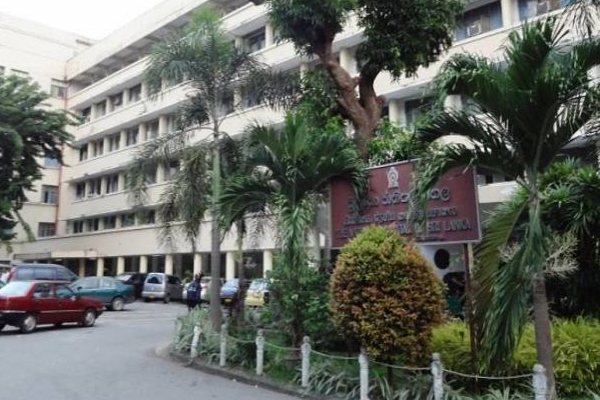 இலங்கையில் முடக்கும் அபாய நிலையில் வைத்தியசாலைகள்! | Hospitals In Sri Lanka At Risk Of Freezing