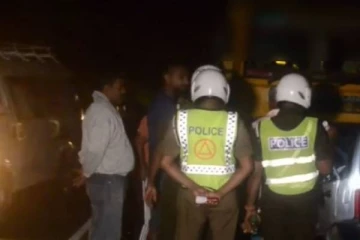 யாழில் அதிகாலை இடம்பெற்ற கோர விபத்து: நால்வருக்கு நேர்ந்த நிலை!