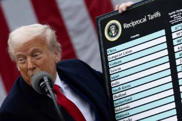 ட்ரம்பால் 35 பில்லியன் டொலருக்கும் அதிகமான இழப்பை சந்தித்த உலகளாவிய நிறுவனங்கள்