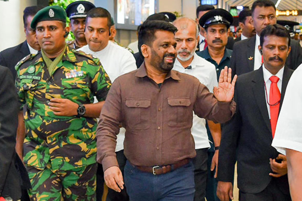 இலங்கைக்குள் நுழையும் UAEஇன் விசேட குழு.. அபுதாபியில் இருந்து அநுரவுக்கு வந்த செய்தி! | President Anura Hold A Call With Uae President