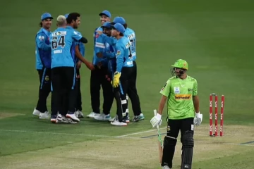 15 ஓட்டங்களில் சுருண்ட அணி! கிரிக்கெட் வரலாற்றிலேயே மிகக்குறைந்த ஸ்கோர்..உருகுலைத்த இருவர்