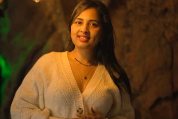 நடிகை ஸ்ருஷ்டி டாங்கே புது போட்டோஷூட்