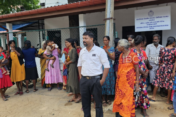 யாழில் காவல்துறையின் அடாவடி! கொடூர தாக்குதல் - தக்க பாடம் புகட்டிய மக்கள் | The Reckless Actions Of The Vaddukottai Police
