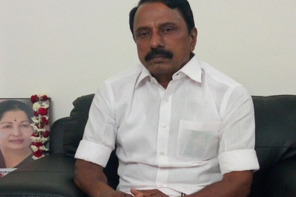 புதிய பாரதமா? புரட்சி பாரதமா? கன்பியூஸ் ஆன முன்னாள் அமைச்சர் செங்கோட்டையன் | Sengottaiyan A Former Minister Who Was Convicted புதிய பாரதமா? புரட்சி பாரதமா? கன்பியூஸ் ஆன முன்னாள் அமைச்சர் செங்கோட்டையன் | Sengottaiyan A Former Minister Who Was Convicted