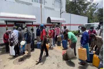 மண்ணெண்ணெய்க்கு பாரிய தட்டுப்பாடு -கொள்ளை இலாபம் உழைக்கும் தனியார் கடைகள்