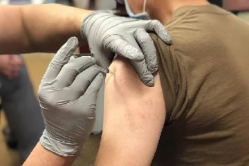 மூளை, இதயத்தில் பாதிப்பு; கொரோனா வேக்சினால் அபாயம் - ஆய்வில் ஷாக் தகவல்!