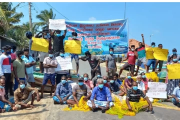 நடுக்கடலில் ஏற்பட்ட பதற்றம்: 21 மீனவர்கள் கைது! (Live)