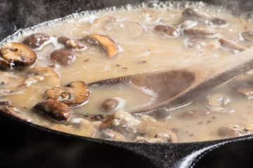 ரொட்டிக்கு தொட்டுக்கொள்ள மஷ்ரூம் கிரேவி...ரிச் ஓட்டல் சுவையில் இப்படி செஞ்சு பாருங்க