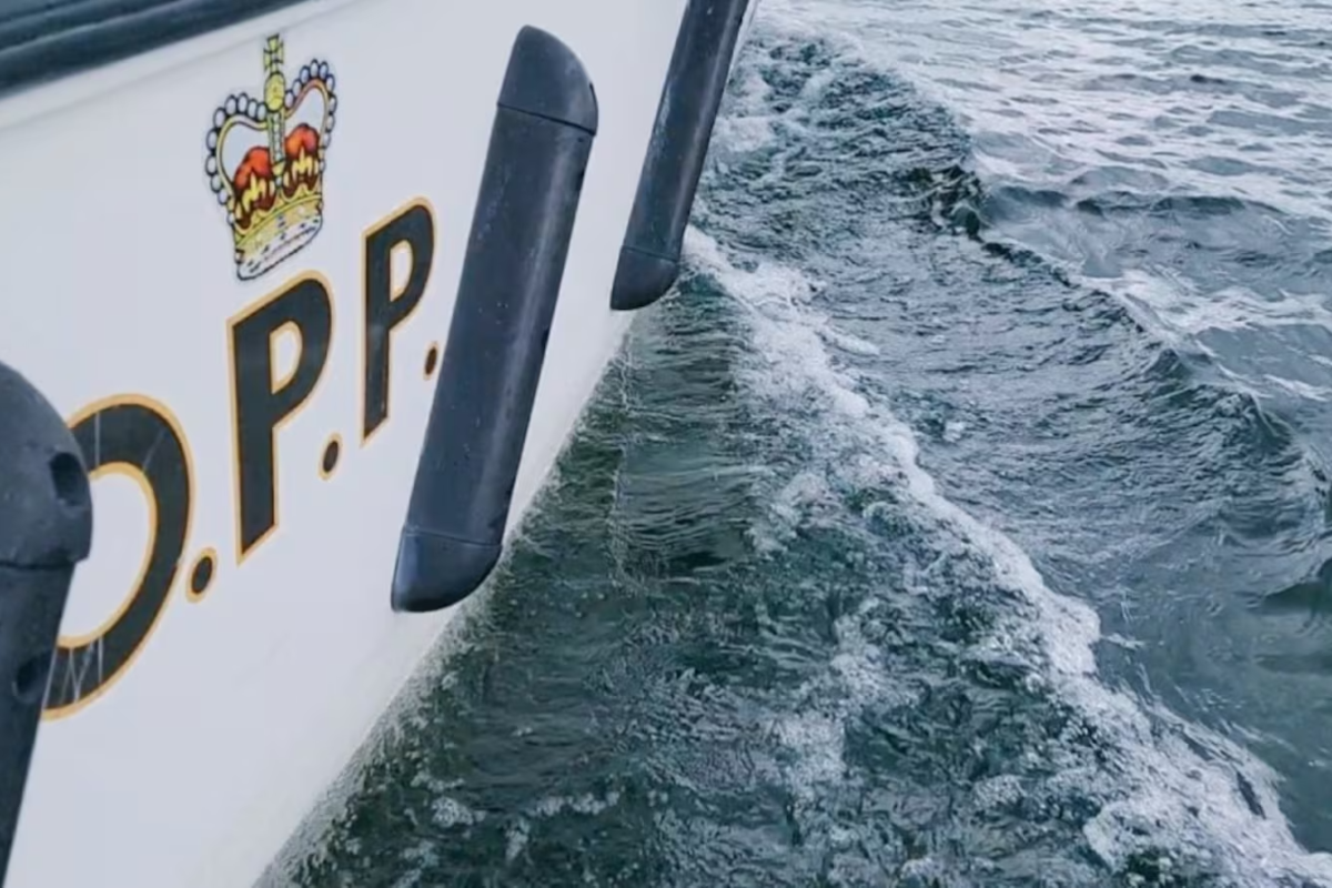 கனடாவில் இடம்பெற்ற சோகம் சிறுவனும் முதியவரும் பலி | Child Adult Found Dead In Lake Erie