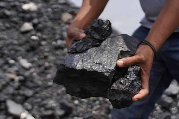 இலங்கையில் நிலக்கரிக்கு தட்டுப்பாடு ஏற்படாது; அமைச்சர் | There Will Be No Shortage Of Coal