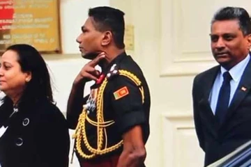 தமிழர்களின் கழுத்தை அறுப்பதாக சைகை காட்டிய மேஜரை விடுவிடுத்த பிரித்தானிய நீதிமன்றம்!