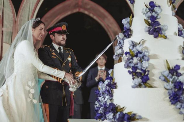 மூத்த கட்டடக் கலைஞரை கரம்பிடித்த ஜோர்டன் இளவரசர் - கவனம் ஈர்த்த திருமணம்! | Jordan S Crown Prince Wedding To Saudi Architect