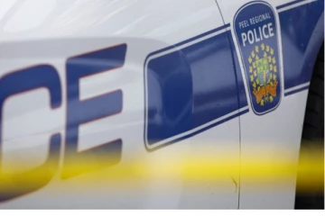 மிசிசாகாவில் இடம்பெற்ற வாகன விபத்தில் 2 பேர் படுகாயம்