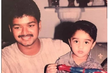 நடிகர் விஜய் தூக்கி வைத்திருக்கும் இந்த குழந்தை யார் தெரியுமா.. நீங்களே பாருங்க