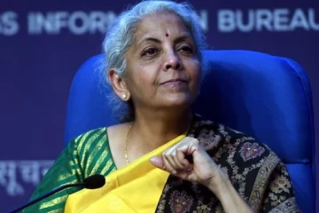 போராடிய மக்கள்; சாலைக்கு ‘நிர்மலா சீதாராமன்’ பெயர் - பலகையை அகற்றிய அதிகாரிகள்