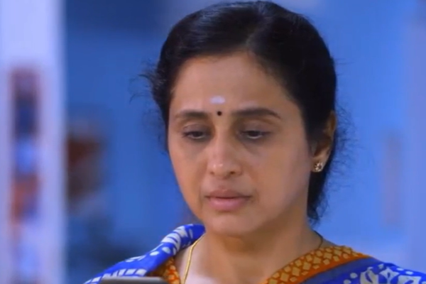 அதிரடியாக வீட்டை விட்டு  வெளியேறிய  நடிகை தேவயானி... மகன் கண்ணில் சிக்குவாரா! தீயாய் பரவும் புகைப்படங்கள் | Pudhu Pudhu Arthangal