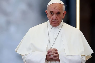 இலங்கை மக்கள் குறித்து  பாப்பரசர்  விடுத்த கோரிக்கை!