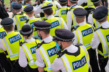 பிரித்தானியாவில் 2000 காவல்துறை அதிகாரிகள் மீது துஷ்பிரயோக குற்றச்சாட்டு! வெளியான அதிர்ச்சியூட்டும் தகவல்கள்