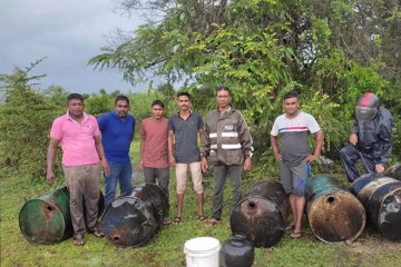 மட்டக்களப்பில் சட்டவிரோதச் செயலில் ஈடுபட்டவர்கள் கைது