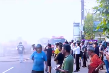 පානදුර කළඹමින් හදිසියේ වෙළෙඳසලක ගින්නක් - ගින්න නිවන්න දැඩි උත්සාහයක්[VIDEO]