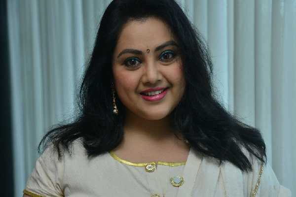 மீனாவை பத்தி அப்படி சொல்ல அதான் காரணம்!! பிரபலம் அதிரடி பேச்சு.. | Meena Caught In Political Rumours Cheguevera மீனாவை பத்தி அப்படி சொல்ல அதான் காரணம்!! பிரபலம் அதிரடி பேச்சு.. | Meena Caught In Political Rumours Cheguevera