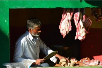 '' ஹலால் இறைச்சியை  இந்துக்கள்  உண்ணக்கூடாது ‘’  -  பிரச்சாரங்கள் ,தாக்குதல்..  கர்நாடகாவில் நடப்பது என்ன?